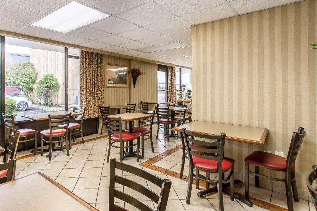 Rodeway Inn Lawton Exteriér fotografie