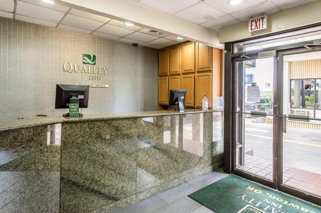 Rodeway Inn Lawton Exteriér fotografie